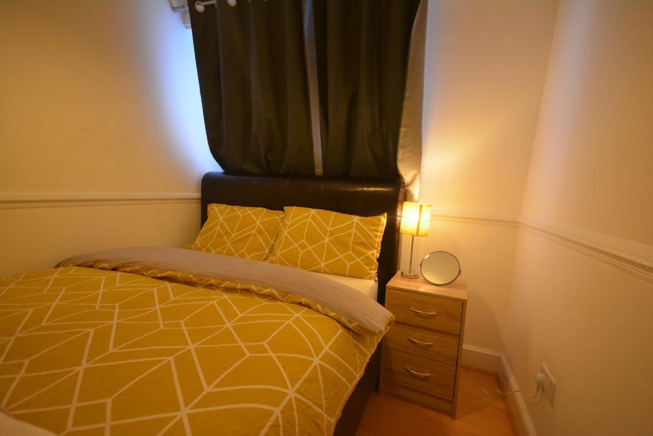 Five Bedroom Townhouse Near Excel Exhibition Centre London Exterior photo